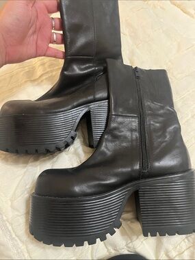 UNIF SLUG BOOTS